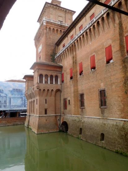 Ferrare-Castello-1