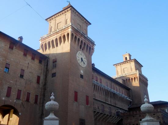 Ferrare-Castello-2