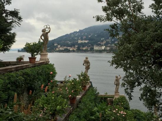 sur les jardins des îles Boromée